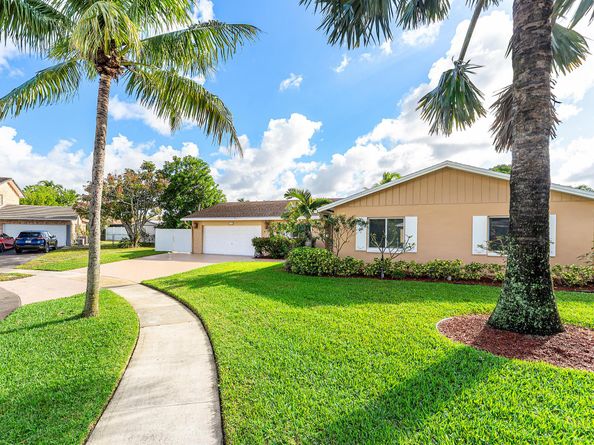 1540 SW 56th Avenue, Plantation FL 33317