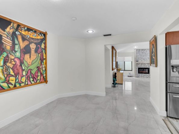 820 SW 87th Ter, Plantation FL 33324