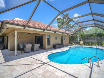 820 SW 87th Ter
