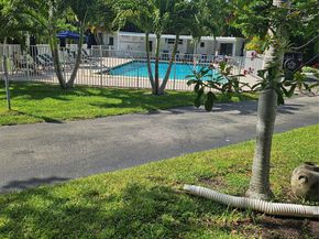 1045 SE 15th ST 13C, Fort Lauderdale FL 33316