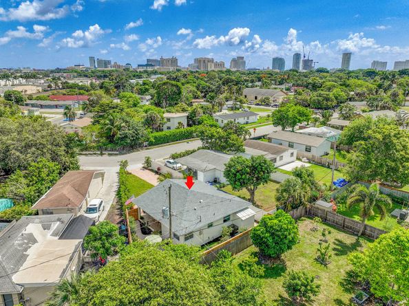 950 York Street, West Palm Beach FL 33401