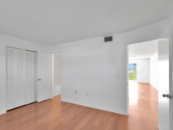 2936 Lake Shore Drive 108, Riviera Beach FL 33404