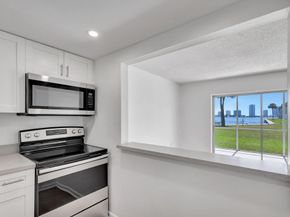 2936 Lake Shore Drive 108, Riviera Beach FL 33404