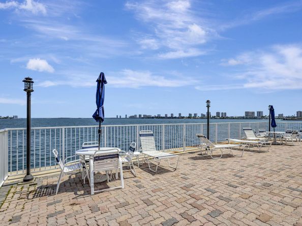 2936 Lake Shore Drive 108, Riviera Beach FL 33404