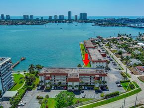 2936 Lake Shore Drive 108, Riviera Beach FL 33404