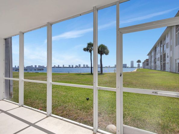 2936 Lake Shore Drive 108, Riviera Beach FL 33404