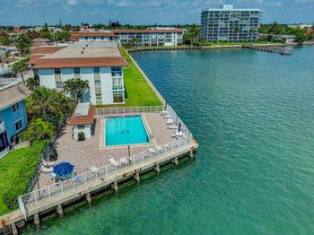 2936 Lake Shore Drive
