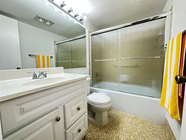 23 Lyndhurst A 23, Deerfield Beach FL 33442