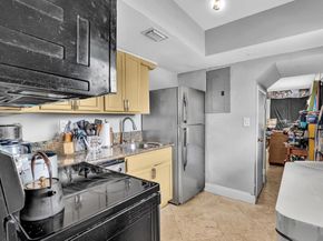 1350 NE 40th Dr, Oakland Park FL 33334