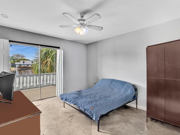 1350 NE 40th Dr, Oakland Park FL 33334