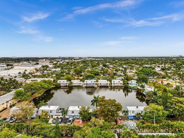 1350 NE 40th Dr, Oakland Park FL 33334