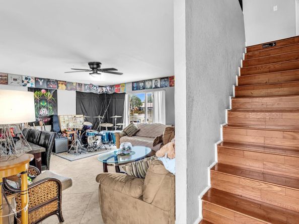 1350 NE 40th Dr, Oakland Park FL 33334