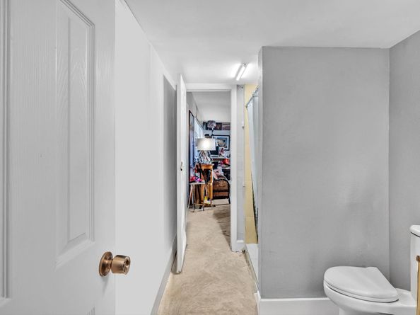 1350 NE 40th Dr, Oakland Park FL 33334