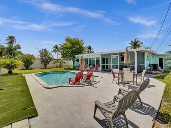571 SE 14th Street