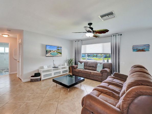 571 SE 14th Street, Pompano Beach FL 33060