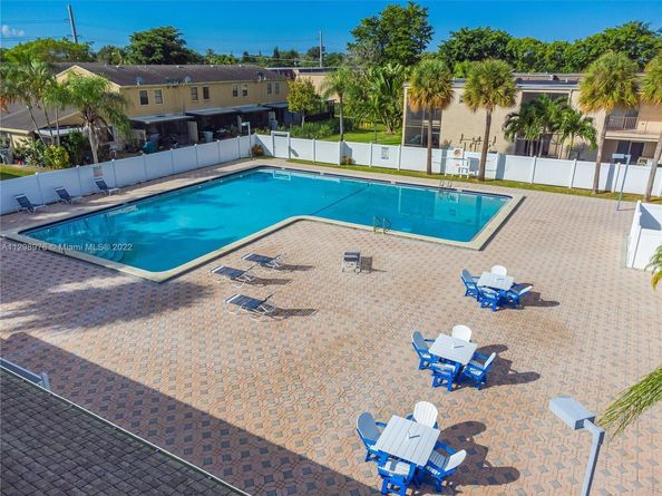 3500 Blue Lake Dr 303, Pompano Beach FL 33064