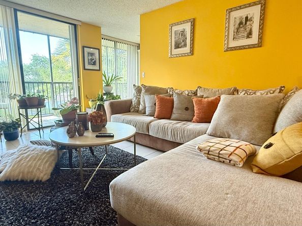3500 Blue Lake Dr 303, Pompano Beach FL 33064