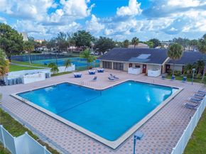 3500 Blue Lake Dr 303, Pompano Beach FL 33064