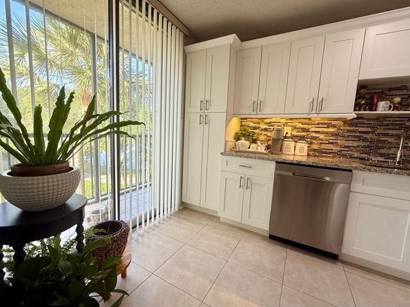 3500 Blue Lake Dr 303, Pompano Beach FL 33064