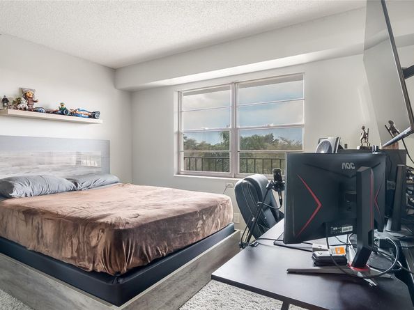 Undisclosed Address #FX-10496441, Davie FL 33328