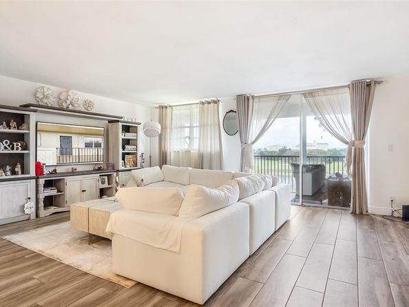 Undisclosed Address #FX-10496441, Davie FL 33328