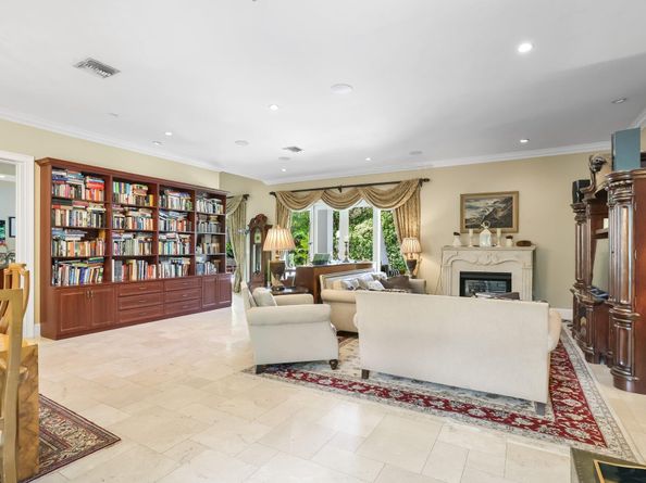 2409 NE 12th Street, Fort Lauderdale FL 33304