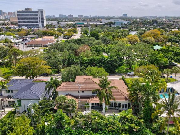 2409 NE 12th Street, Fort Lauderdale FL 33304
