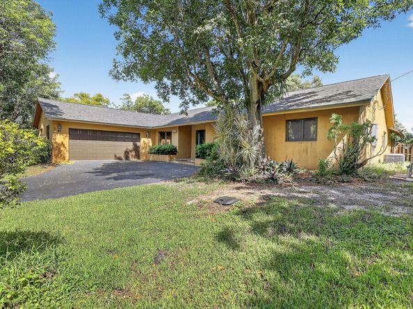 14755 SW 18th Ct, Davie FL 33325