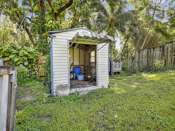 14755 SW 18th Ct, Davie FL 33325