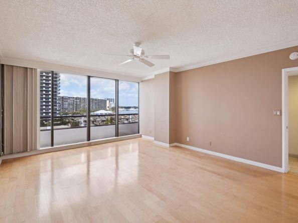 100 Lakeshore Drive 456, North Palm Beach FL 33408