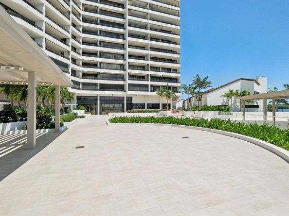 100 Lakeshore Drive 456, North Palm Beach FL 33408
