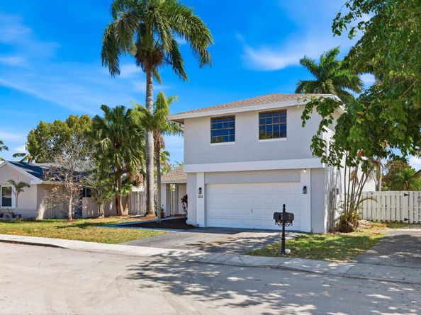 820 Rock Hill Avenue, Davie FL 33325