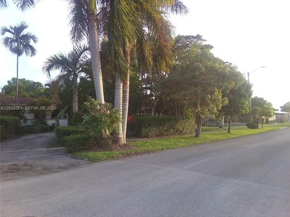 5300 SW 103rd Place, Miami FL 33165