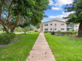 170 Canterbury H, West Palm Beach FL 33417