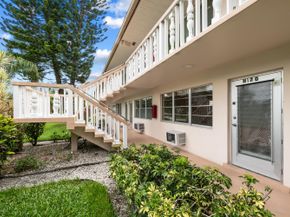 170 Canterbury H, West Palm Beach FL 33417
