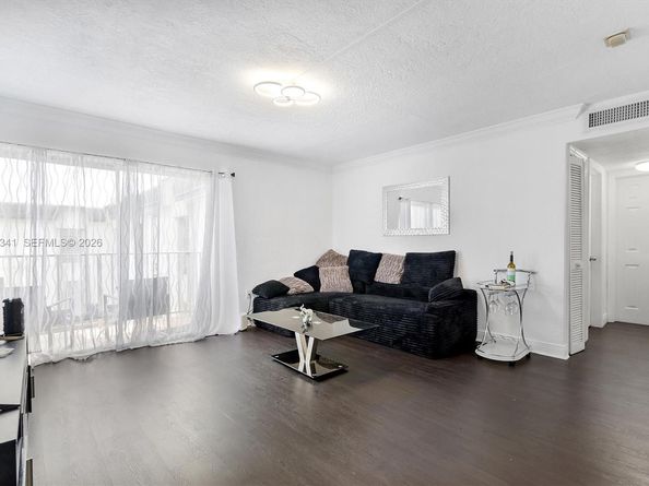 7232 SW 94th Place E6, Miami FL 33173
