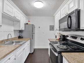 7232 SW 94th Place E6, Miami FL 33173