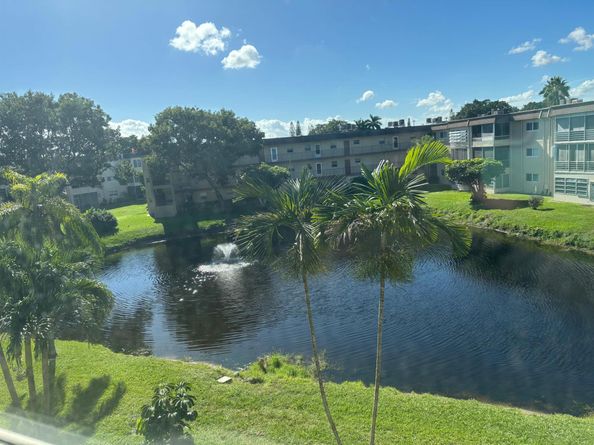 721 Lori Drive 305, Palm Springs FL 33461