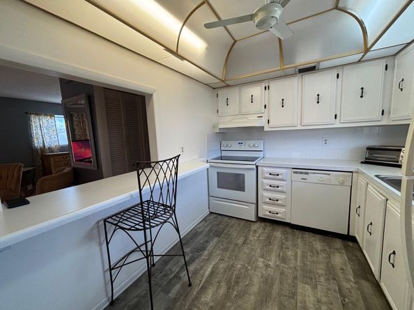 721 Lori Drive 305, Palm Springs FL 33461