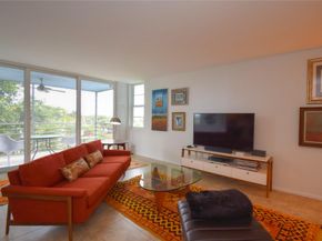 806 Cypress Grove Ln 510, Pompano Beach FL 33069