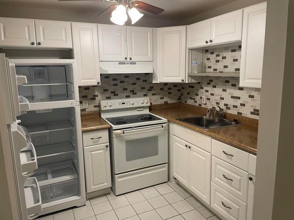 400 Village Green Circle W 202, Palm Springs FL 33461