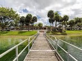 18206 Mediterranean Boulevard 421, Hialeah FL 33015