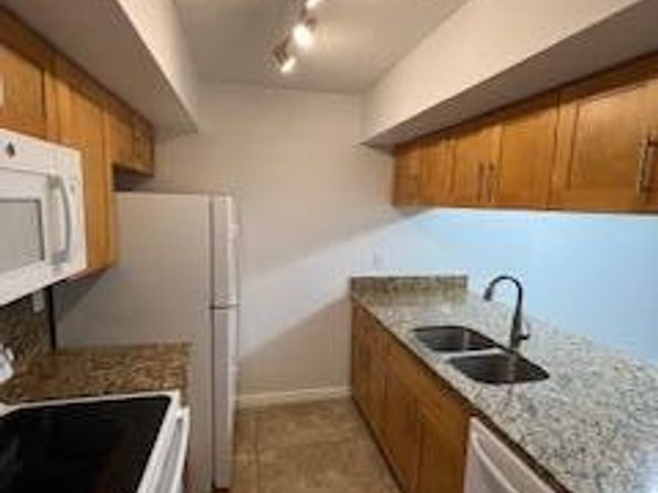 18206 Mediterranean Boulevard 421, Hialeah FL 33015