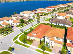 12295 N Baypoint Cir, Parkland FL 33076