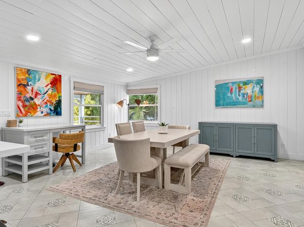 901 39th Court, West Palm Beach FL 33407