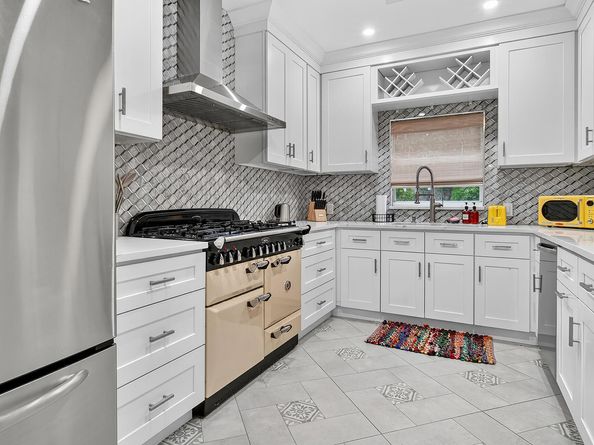 901 39th Court, West Palm Beach FL 33407