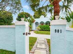 901 39th Court, West Palm Beach FL 33407