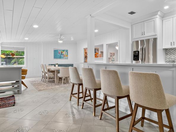 901 39th Court, West Palm Beach FL 33407