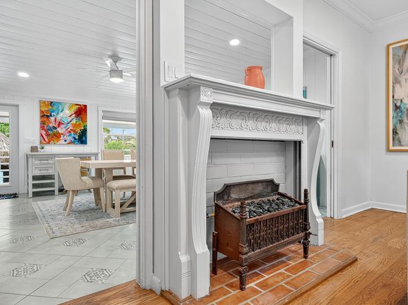 901 39th Court, West Palm Beach FL 33407