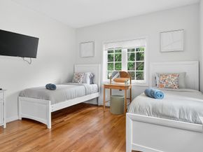 901 39th Court, West Palm Beach FL 33407